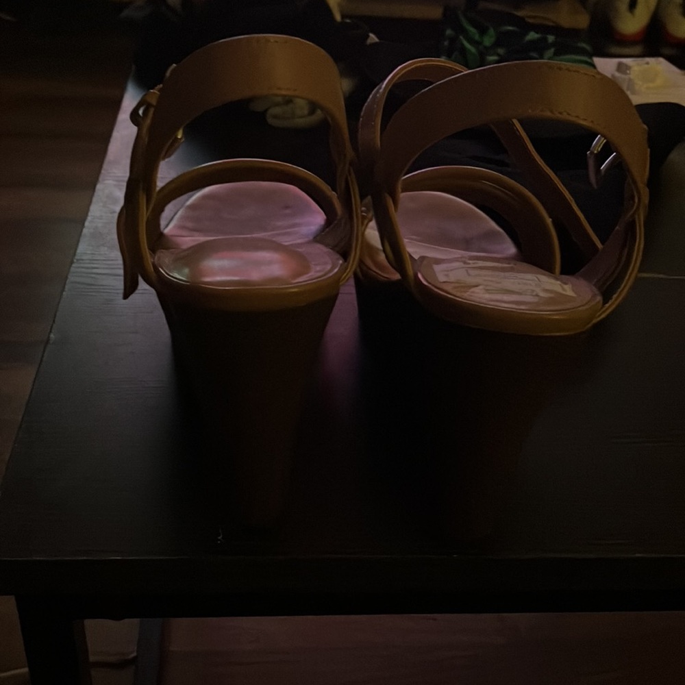 A pair of light brown wedges size 81/2. Perfect fitting strap around the ankle. - Picture 7 of 10